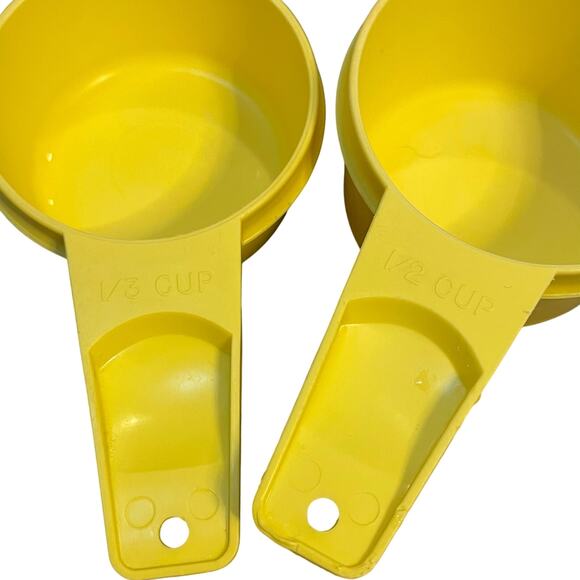 Tupperware Measuring Cups Yellow Nest Stackable Lot x5 761 762 763 764 Vintage - Picture 8 of 13